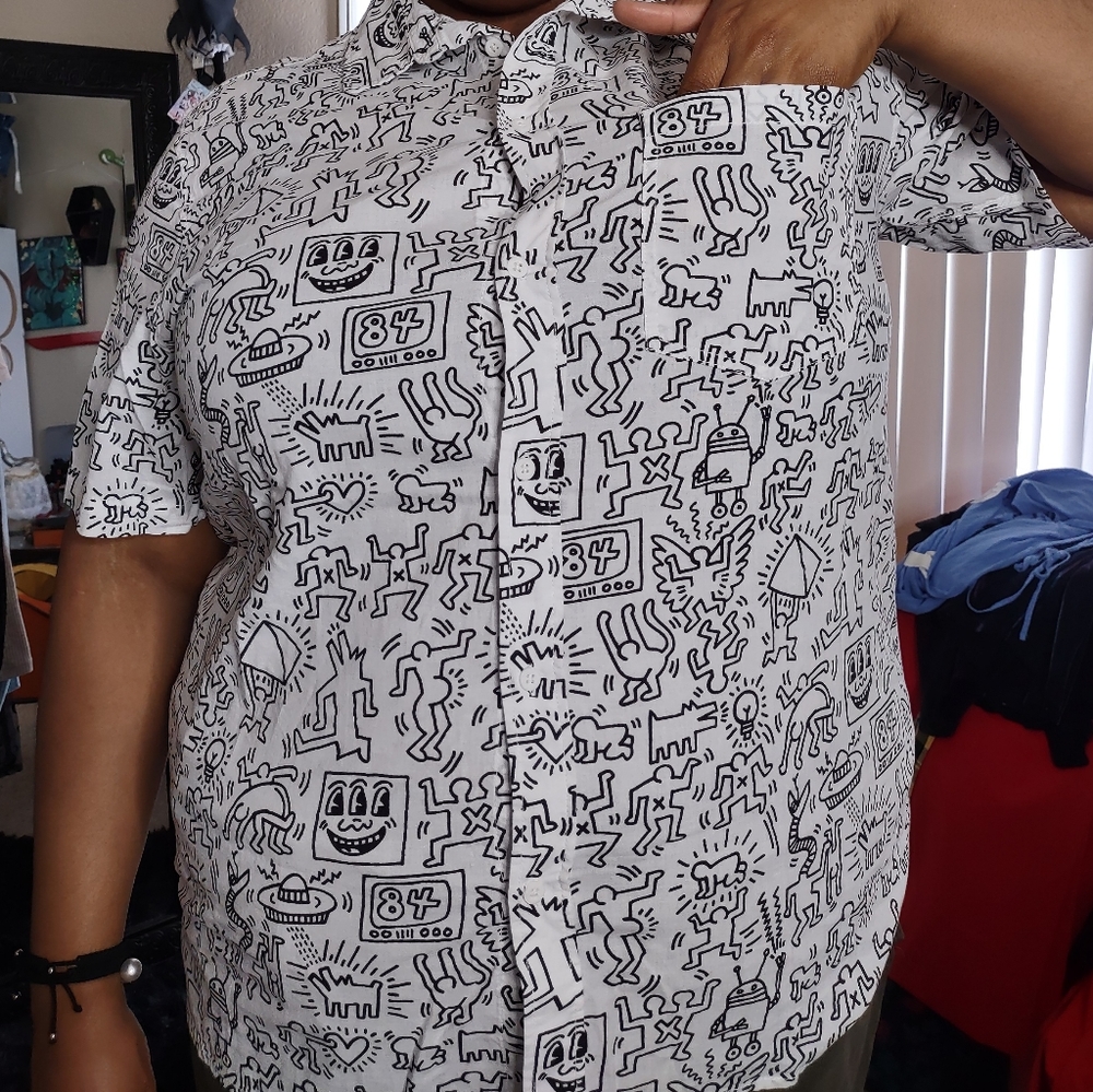 H&M black and white short sleeve shirt